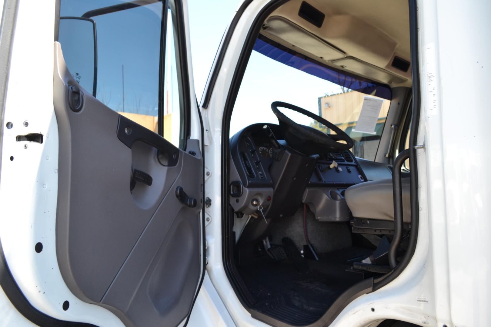 2012 WHITE /GRAY FREIGHTLINER M2-106 with an CUMMINS ISB 6.7L 220HP engine, ALLISON 2100HS AUTOMATIC transmission, located at 9172 North Fwy, Houston, TX, 77037, (713) 910-6868, 29.887470, -95.411903 - Photo#15